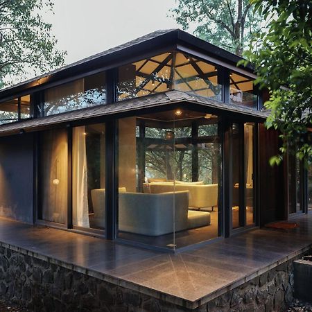 Saffronstays The Glasshouse, Panchgani - Beautiful Glass Villa For Couples Extérieur photo