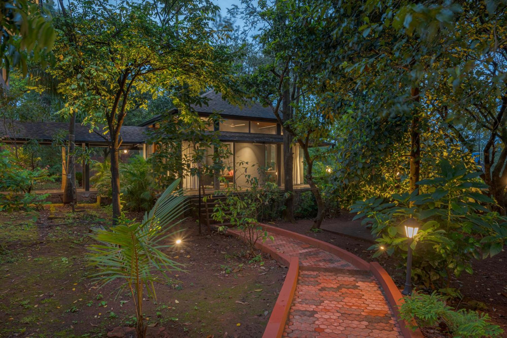 Saffronstays The Glasshouse, Panchgani - Beautiful Glass Villa For Couples Extérieur photo