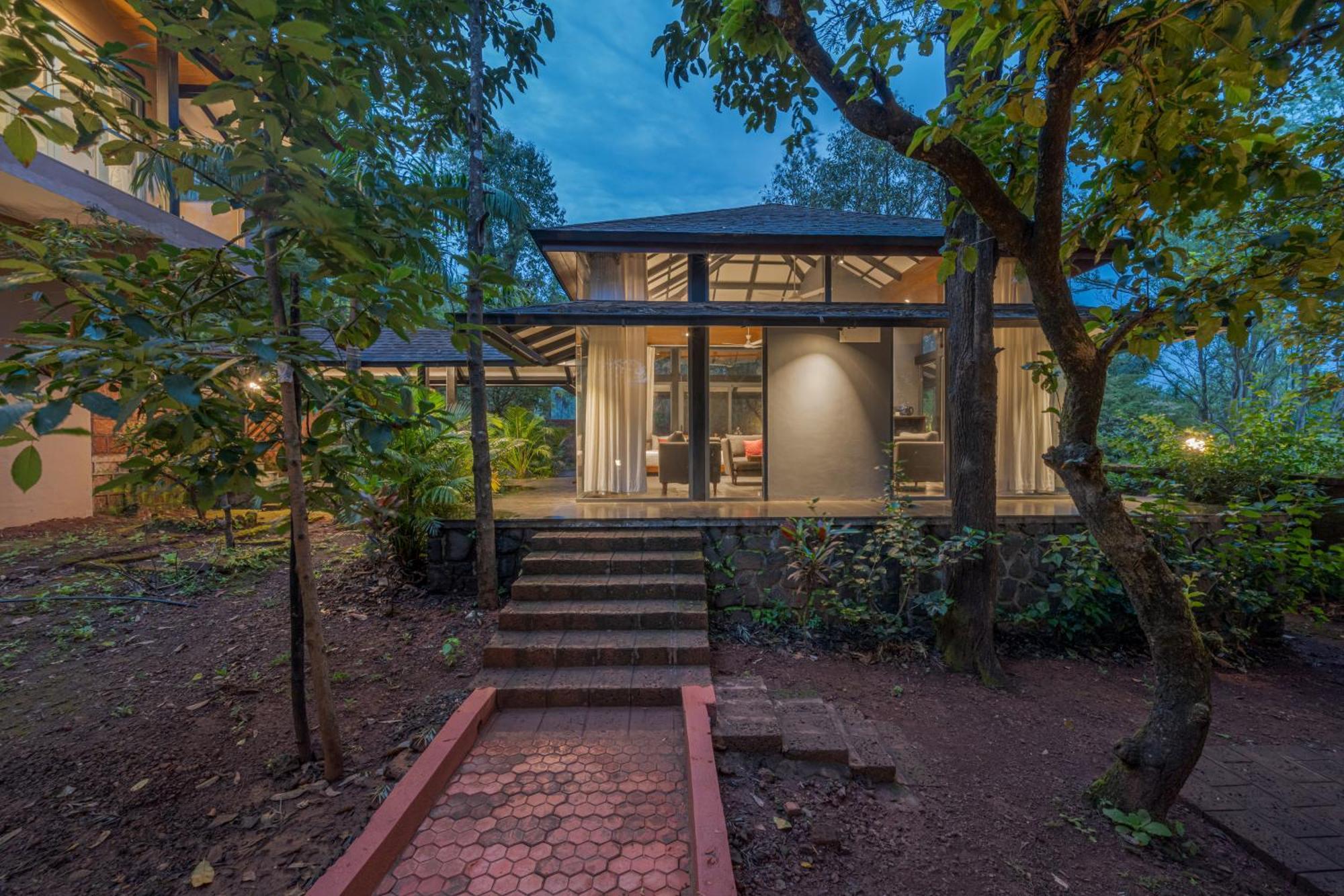 Saffronstays The Glasshouse, Panchgani - Beautiful Glass Villa For Couples Extérieur photo